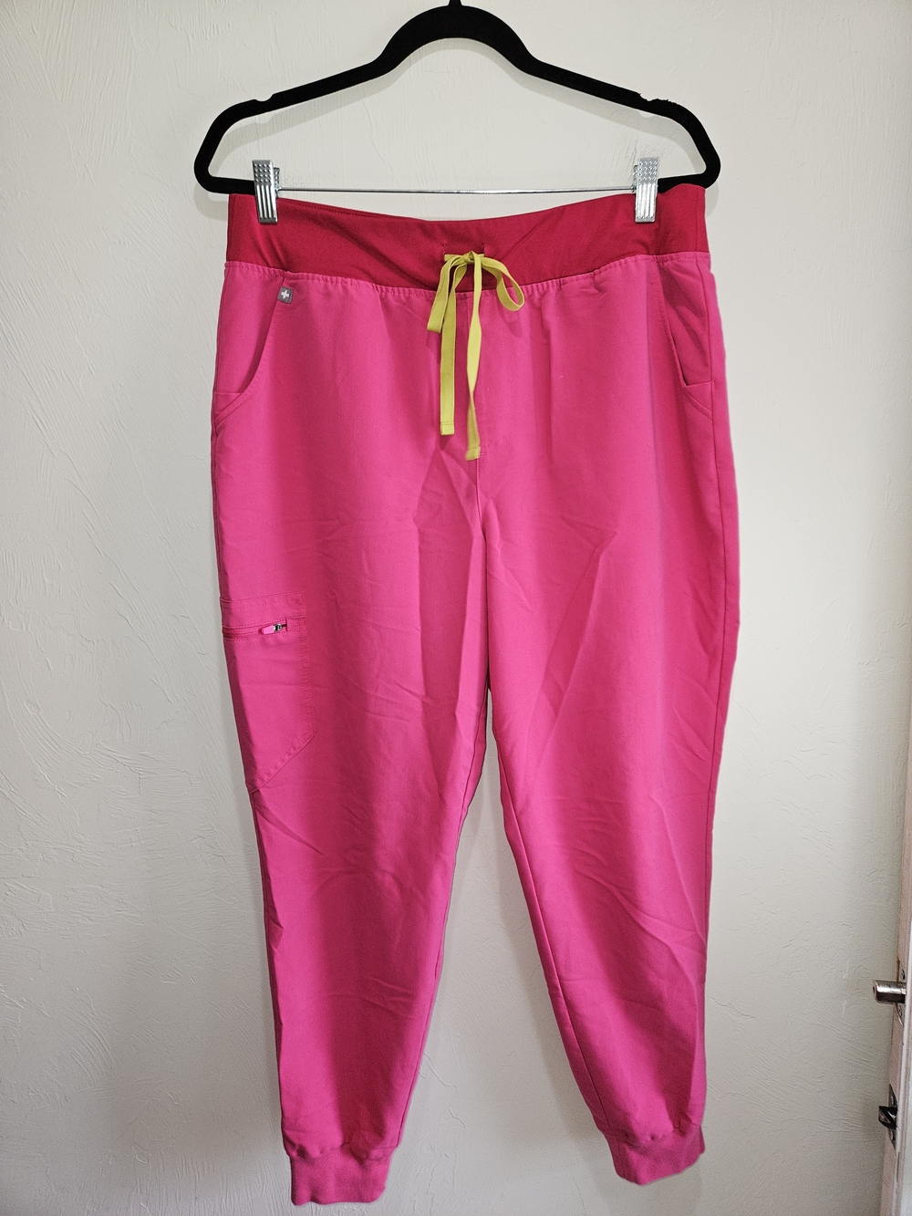 FIGS Scrubs Set Hot Pink V-Neck Top & Jogger Pants Womens Size XL Extra Large - Picture 9 of 15